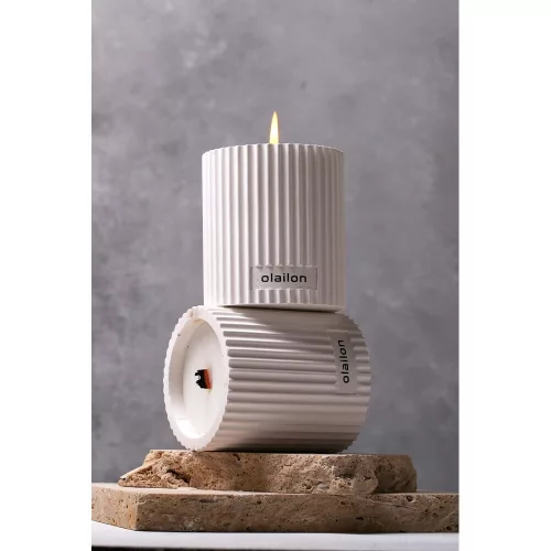 Elegant White Concrete Candle, Vanilla/Rose Essence, 8cm