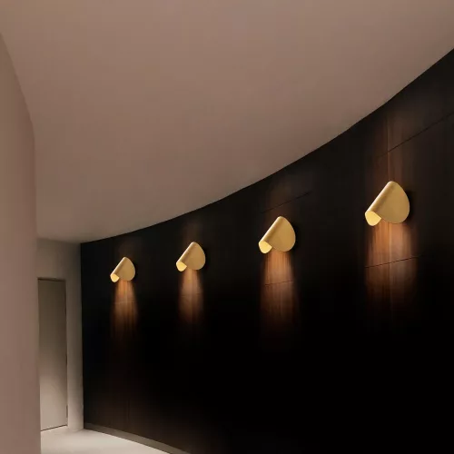 Elegant gold wall lamp, metal housing, 17 x 12 x 13 cm | IP20, LED 1W 3000K | Stylish lighting for modern interior design, perfect for living room, bedroom and hallway atmosphere