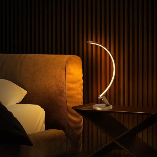 Elegant gold table lamp, metal housing, 47 cm high, 13 cm base | 12W LED socket, 3000K warm light | Perfect for modern interior design, a stylish and functional lighting solution