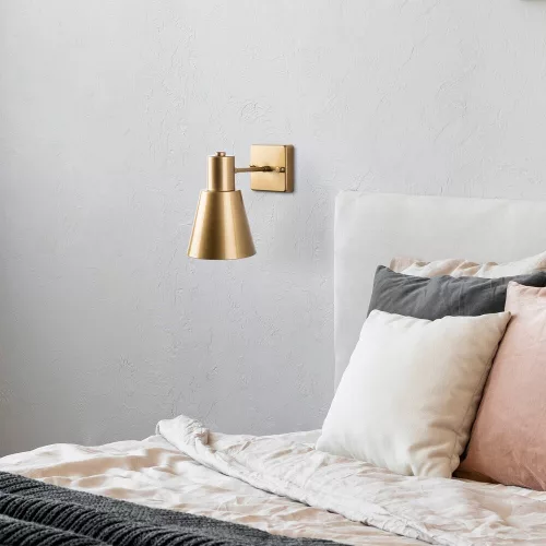 Elegant gold wall lamp, metal housing, 14 x 24 x 21 cm | Cap diameter: 14 cm, height: 13 cm | E27 socket, max 40W | IP20 rated | Perfect for Glam and Scandinavian interior design, hotel style lighting