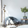 Scandinavian floor lamp, gold metal housing, 130 cm high, 32 x 32 cm base, 4 x E27 sockets (max. 40 W), elegant glass cap, 200 cm cable length, stylish lighting for modern interior design and living spaces