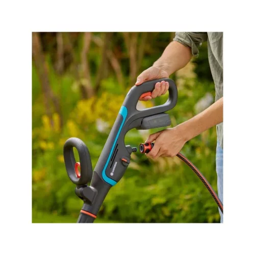 Gardena AquaBrush Cordless Cleaner Universal 04/18V P4A with battery