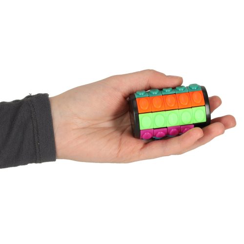 Rotating cylinder logic puzzle M