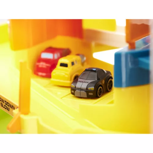 Parking garage 4-level electric elevator + 6 cars