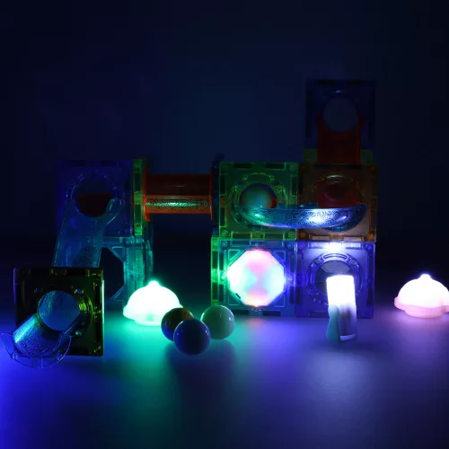 Luminous magnetic marble track with 49 pieces