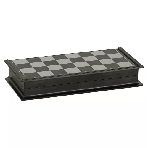 Magnetic chess set