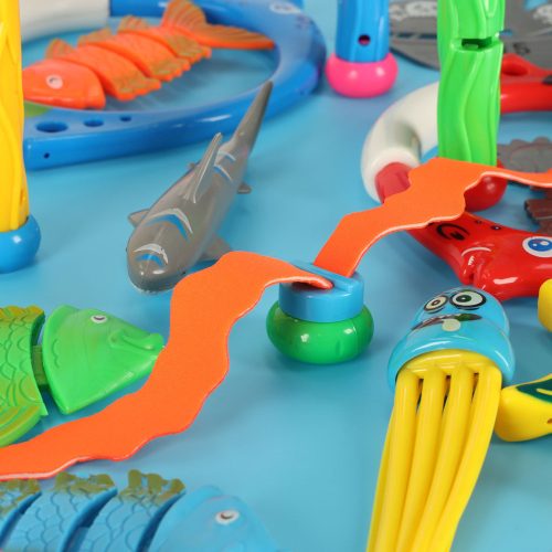 27-piece diving fishing play set in the pool